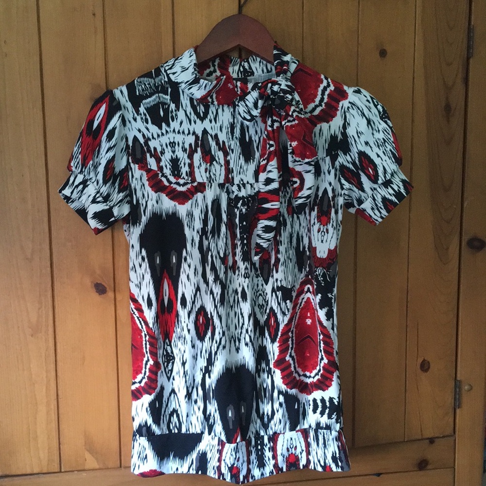 Chic Women's Patterned Blouse